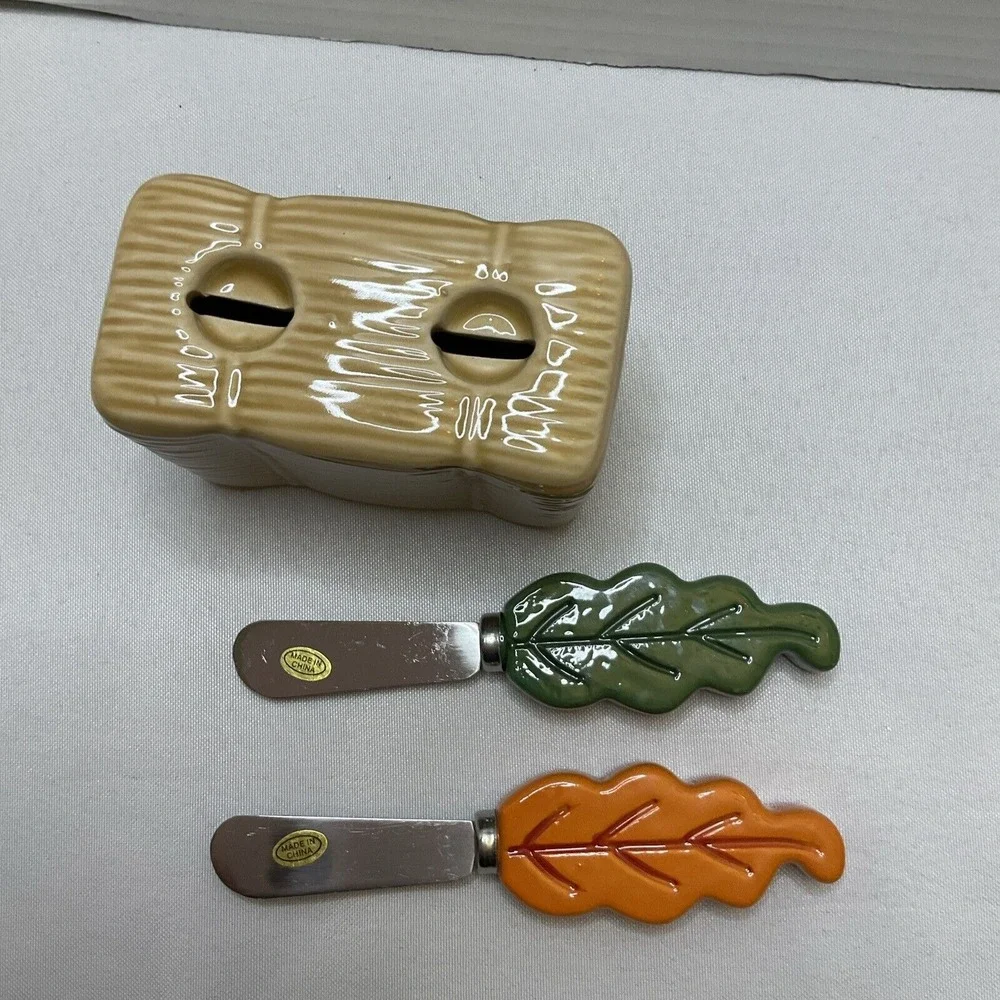 Leaf Design Cheese/Butter Spreaders Set With Ceramic Straw Bale‎ Holder